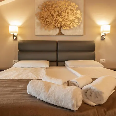 Aaa & With Free Private Parking Apartament *