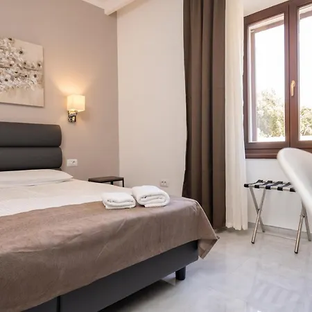 Appartement Aaa & With Free Private Parking - Reservation Needed *