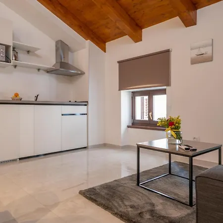 Aaa & With Free Private Parking - Reservation Needed