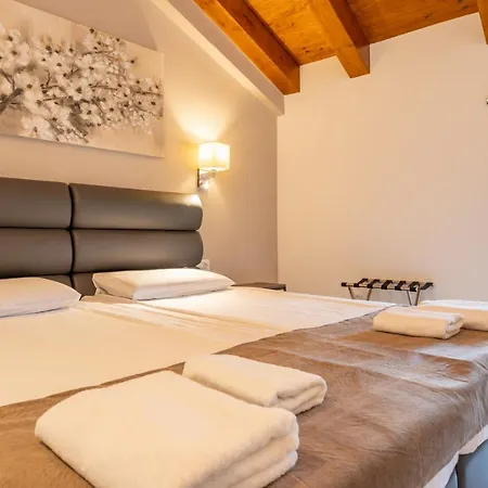 Aaa & With Free Private Parking - Reservation Needed