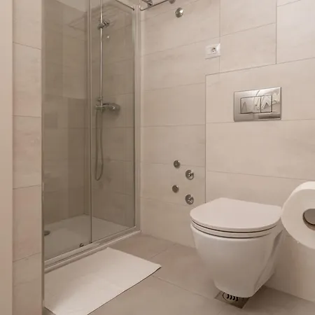 Aaa & With Free Private Parking - Reservation Needed Apartment Pula