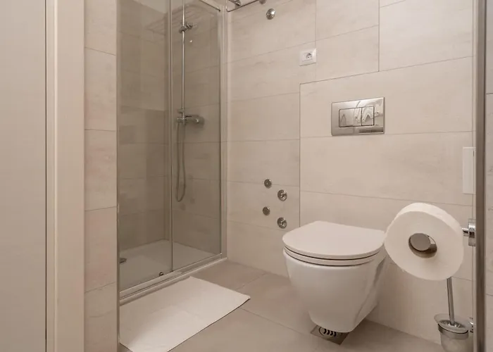 Aaa & With Free Private Parking - Reservation Needed Appartamento Pola