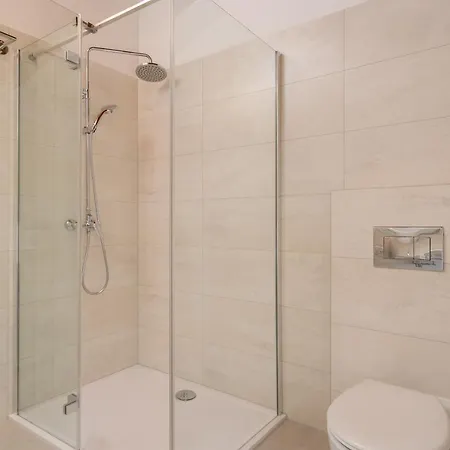 Daire Aaa & With Free Private Parking - Reservation Needed Pula