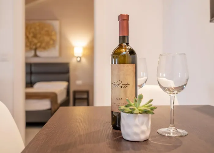 Apartman Aaa & With Free Private Parking - Reservation Needed