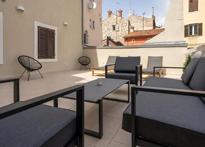 Aaa & With Free Private Parking - Reservation Needed Apartman