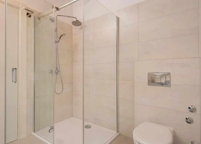 Apartman Aaa & With Free Private Parking - Reservation Needed Pula